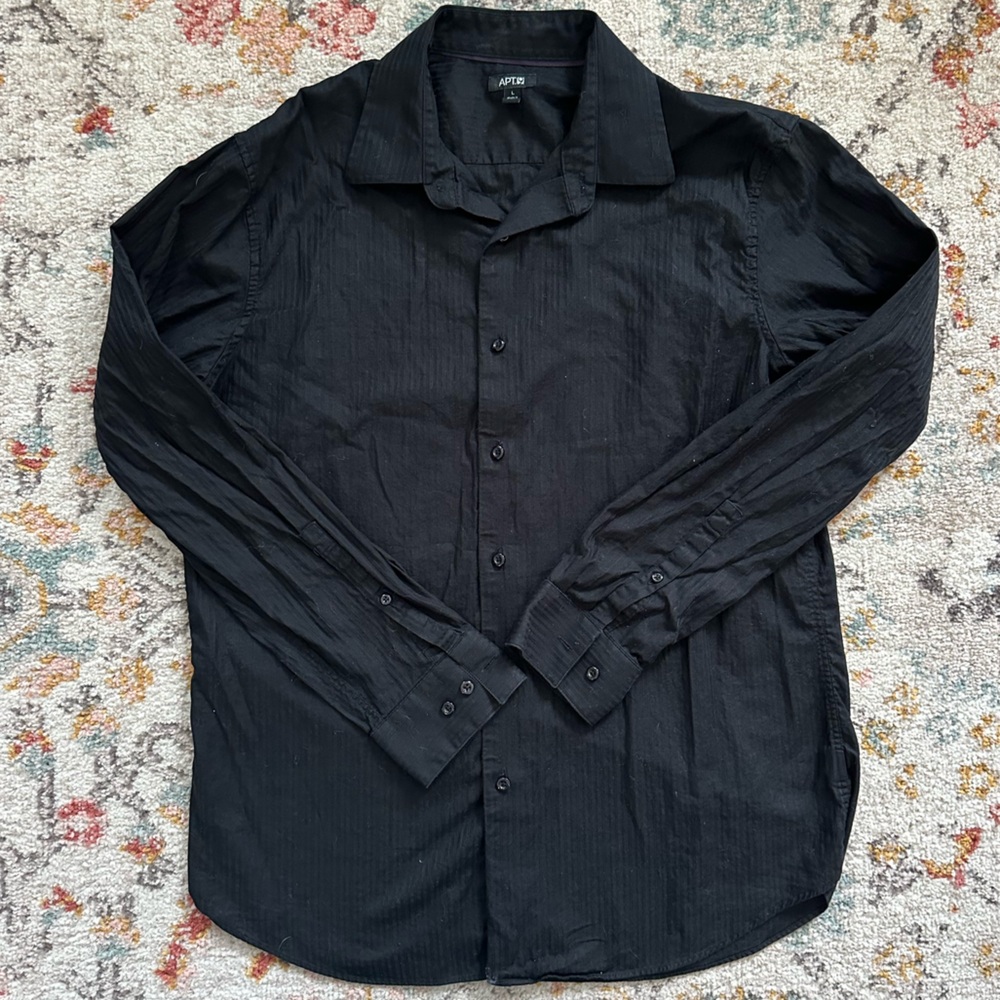 Men’s Apt. 9 button down size L